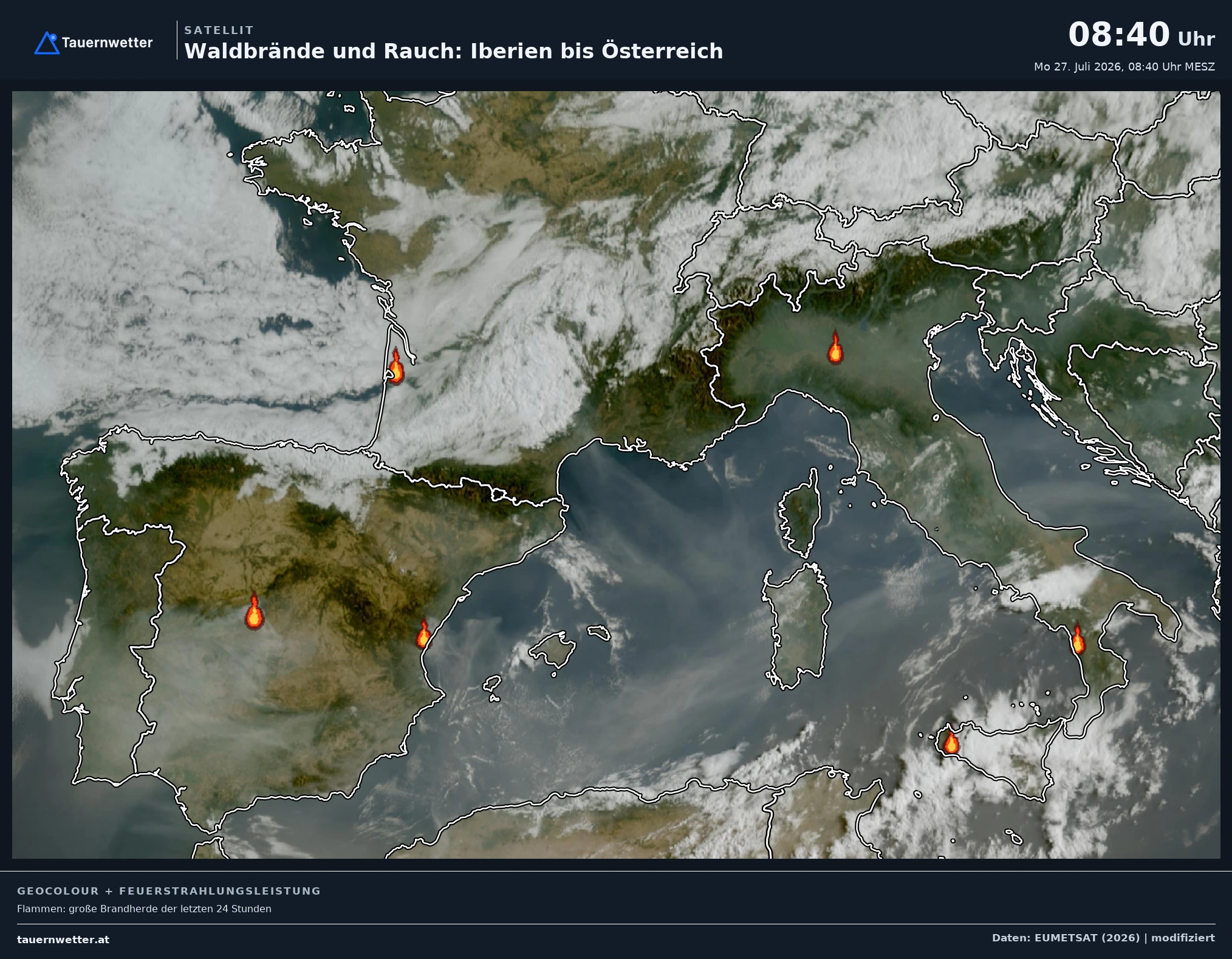 Satellitenbild vom 27. Juli 2026 mit Flammensymbolen für die aktiven Waldbrände in Spanien, Frankreich und Italien sowie dem Rauch über dem Mittelmeer bis Österreich.