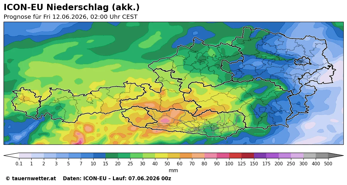 ICON-EU-Prognosekarte des akkumulierten Niederschlags bis Freitag, 12. Juni 2026, mit Schwerpunkt in Osttirol und Oberkärnten