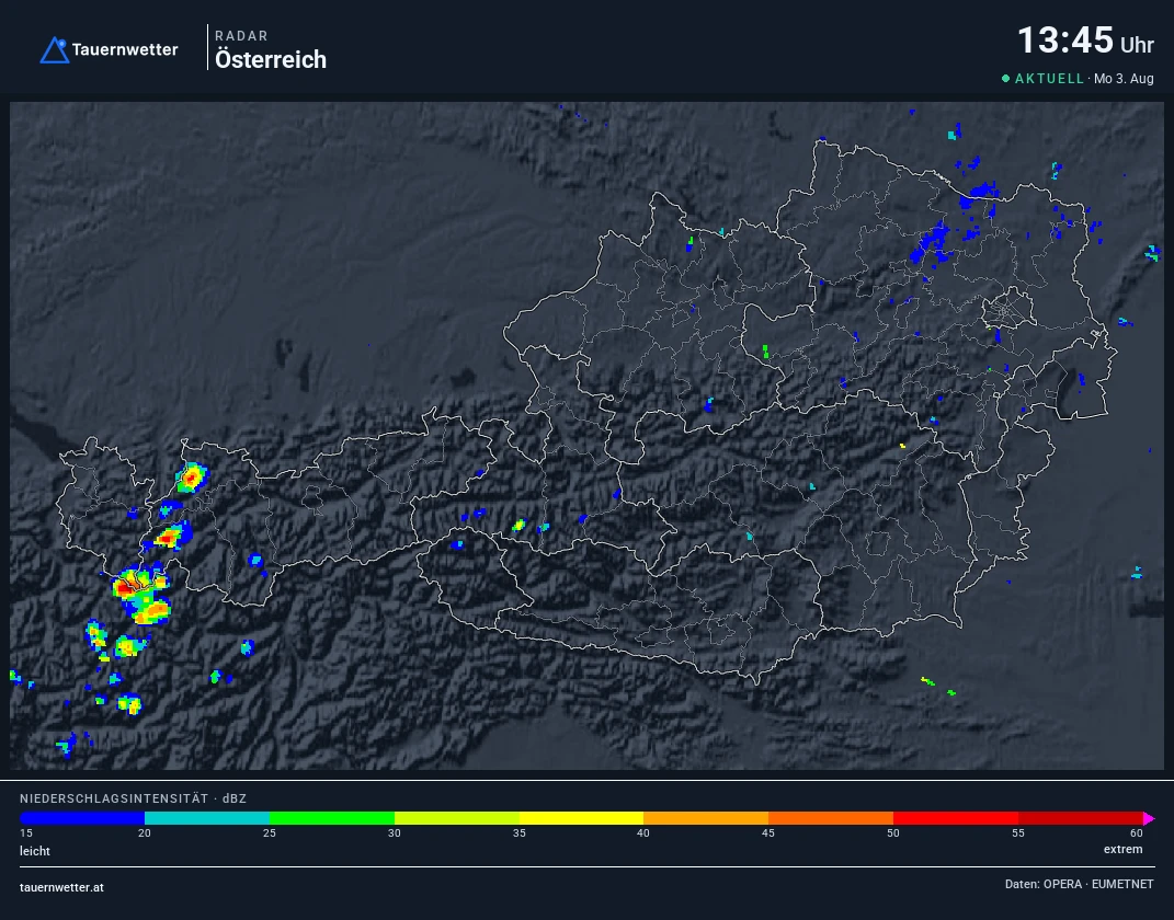 Wetterradar Österreich am Montag, den 3. August 2026 um 13:45 Uhr mit kräftigen Zellen im Tiroler Oberland.
