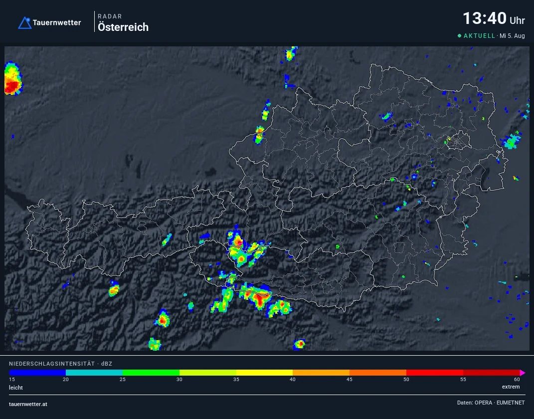 Wetterradar Österreich am Mittwoch, den 5. August 2026 um 13:45 Uhr mit ersten Gewittern in Osttirol und Oberkärnten.